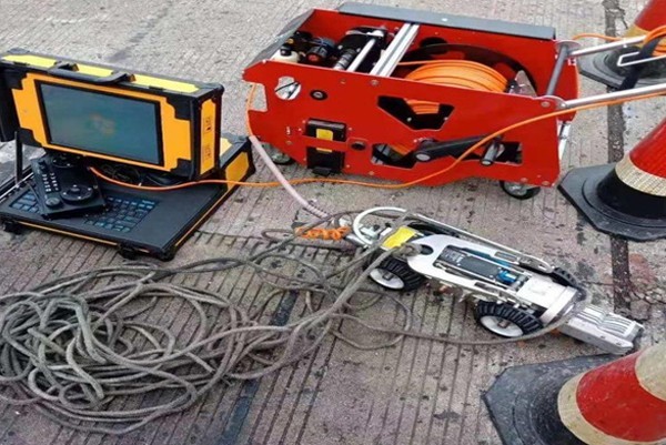 和硕CCTV管道检测机器人